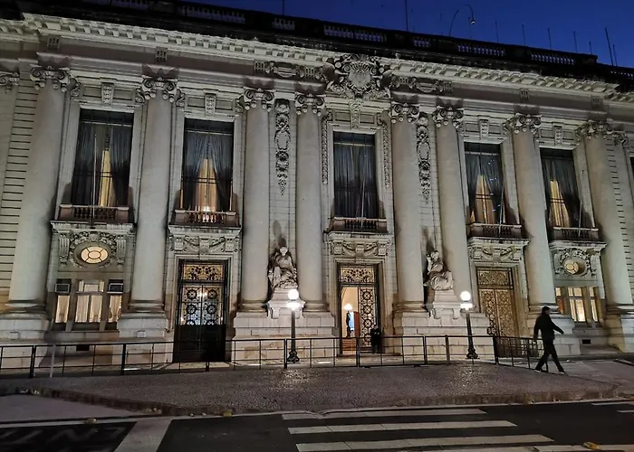 Ensolarado E Espacoso Quarto/sala No Coracao De Poa Porto Alegre